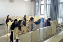 语言与传媒学院召开班主任、辅导员工作例会暨各班级组织开展主题班会