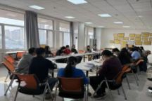 商学院召开工作例会暨2022级班主任会议，统筹推进学生管理与教学科研工作