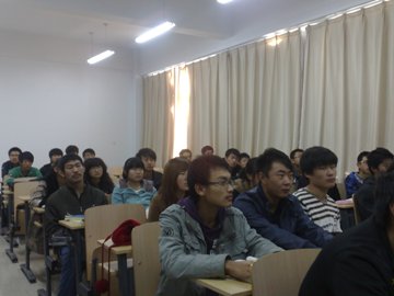 信息工程教学部举办2010级新生专业教育系列讲座（三）