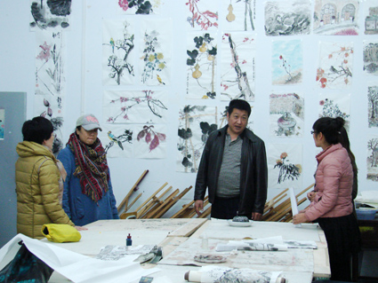 艺术教学部检查艺术楼教室卫生